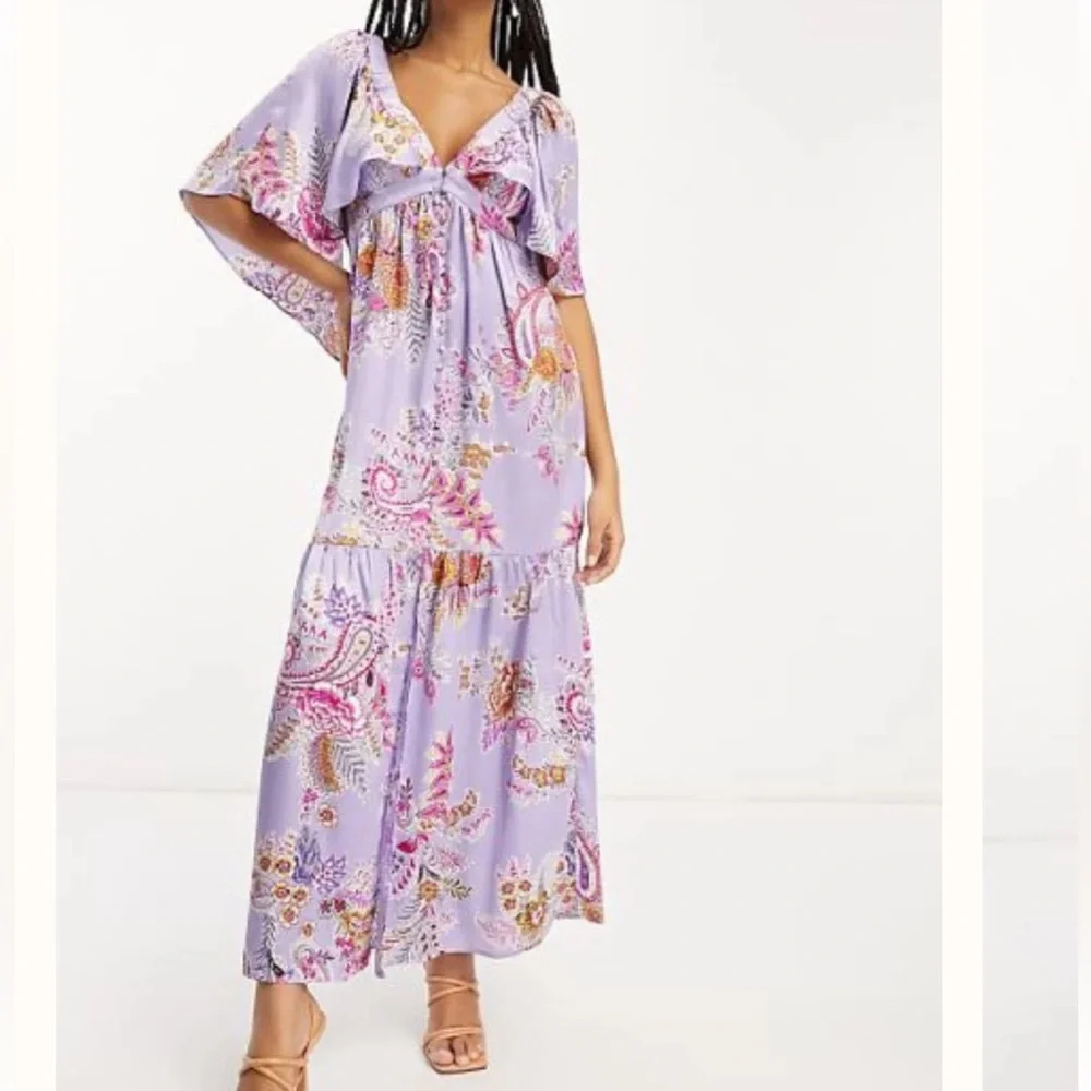 ASOS Lilac Satin V-Neck Flutter Sleeve Floral/Paisley Print Maxi Dress. Size 4